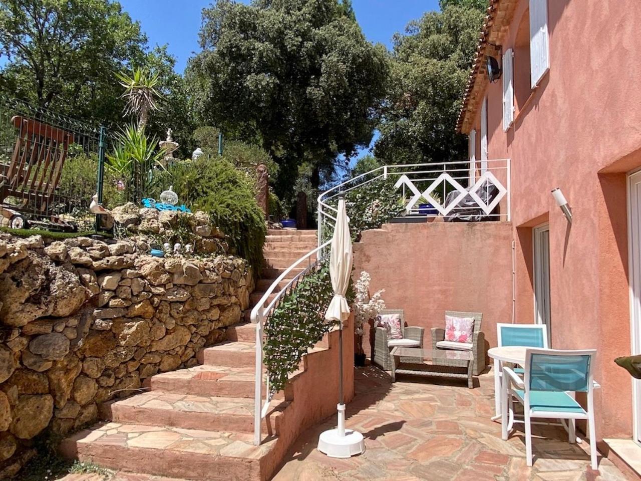 La Vie Est Belle En Provence Bed and Breakfast Tourves Exteriör bild